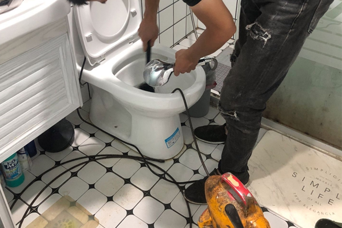 水满乡疏通下水道