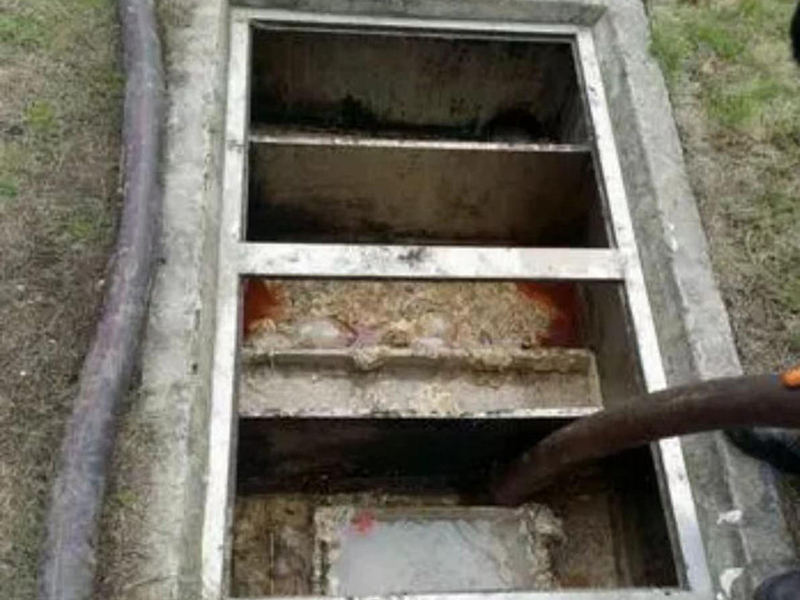 水满乡隔油池清理
