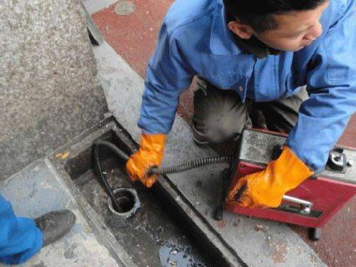 水满乡疏通下水道